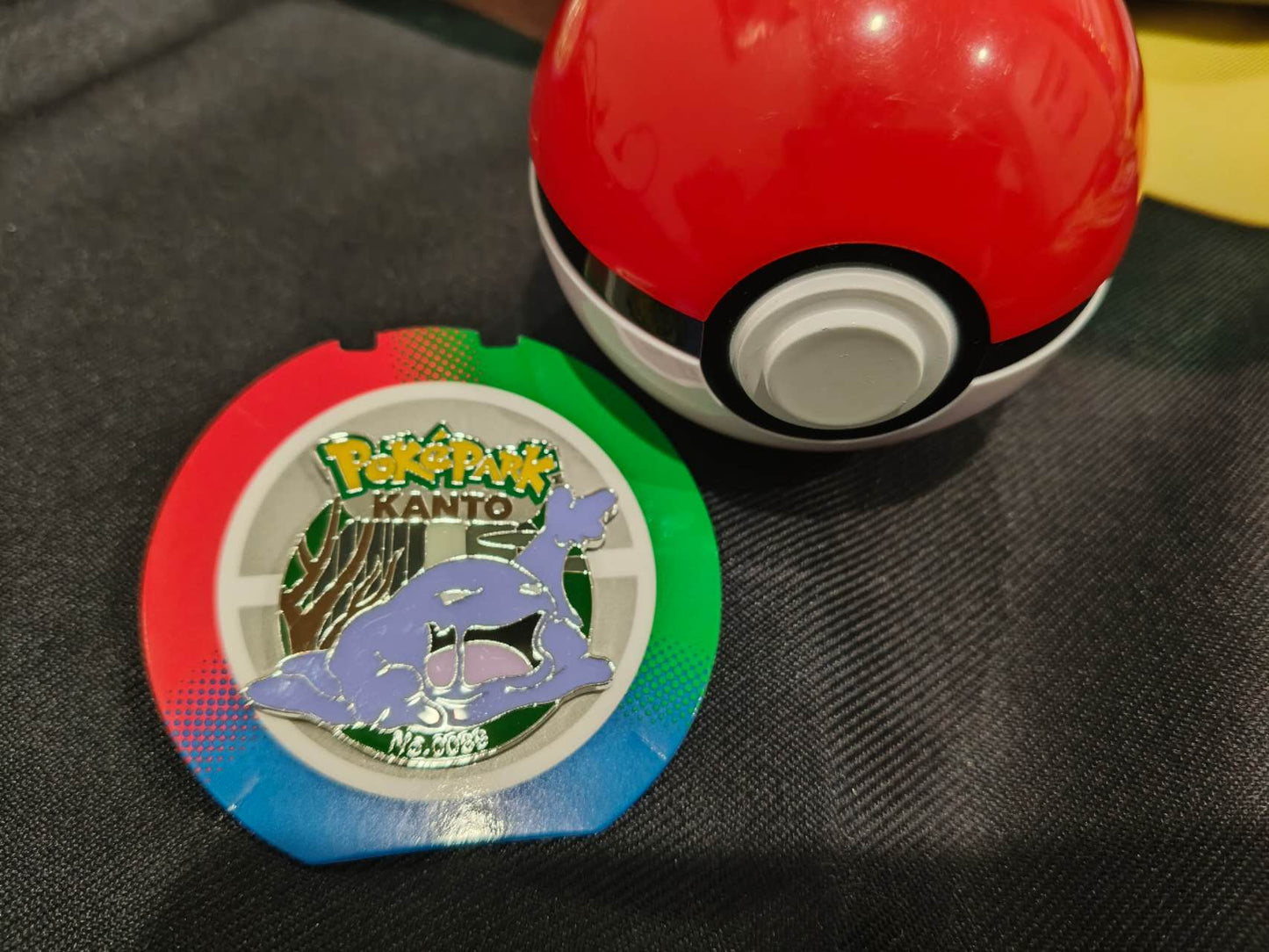 #089 Muk-Pokemon Park Pokepark Kanto 151 Exclusive Limited Pin Badge Collection Poke Ball