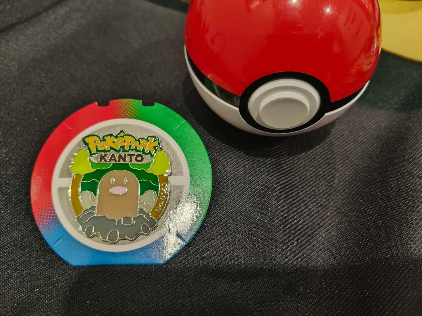 #050 Diglett -Pokemon Park Pokepark Kanto 151 Exclusive Limited Pin Badge Collection Poke Ball