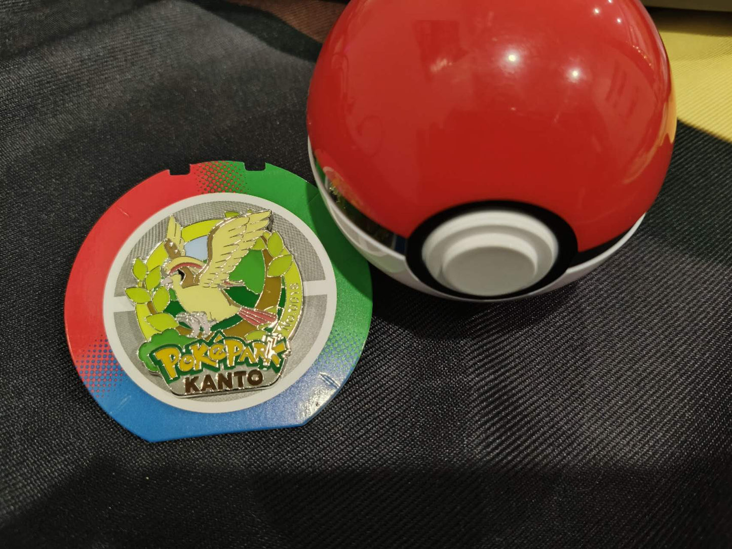 #018 Pidgeot-Pokemon Park Pokepark Kanto 151 Exclusive Limited Pin Badge Collection Poke Ball