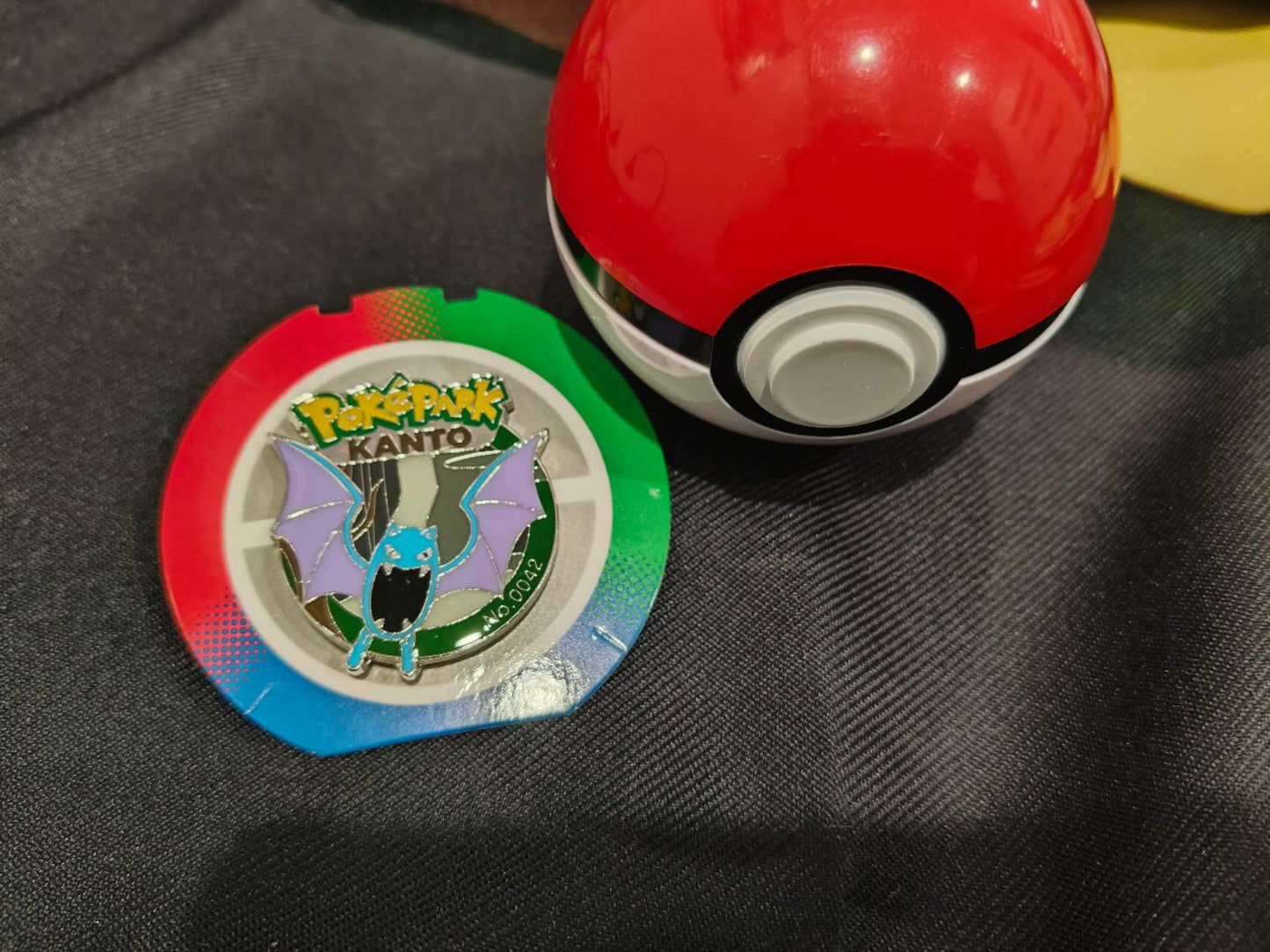#042 Golbat-Pokemon Park Pokepark Kanto 151 Exclusive Limited Pin Badge Collection Poke Ball